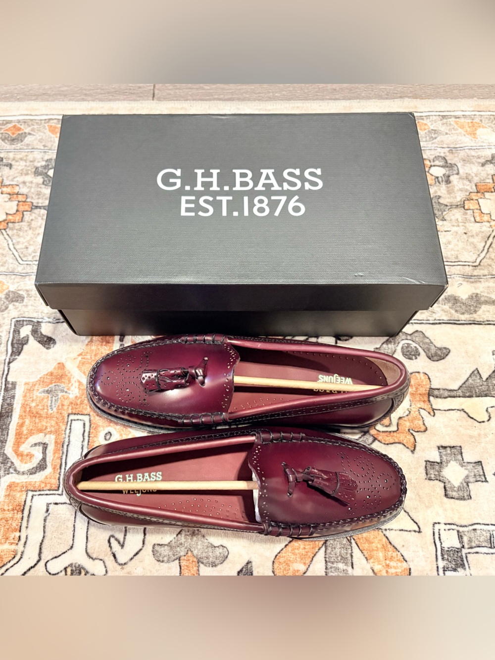 G.H. Bass & Co. Men's Burgundy Leather Larkin Tassel Brogue Weejun Loafers